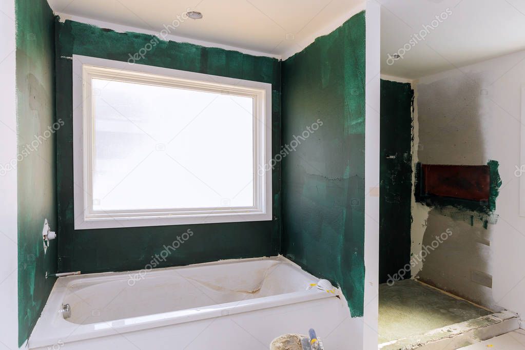 リフォームされたシンプルなトイレ空間